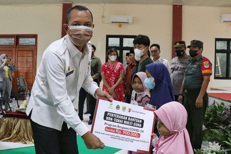 75 Anak Yatim Kecamatan Cibarusah Terdampak Covid-19 Diberikan Bansos 