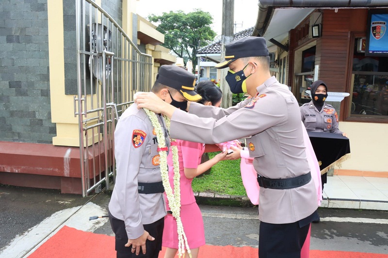 Medikom Online - Pisah Sambut Kapolres Ciamis Penuh Khidmat