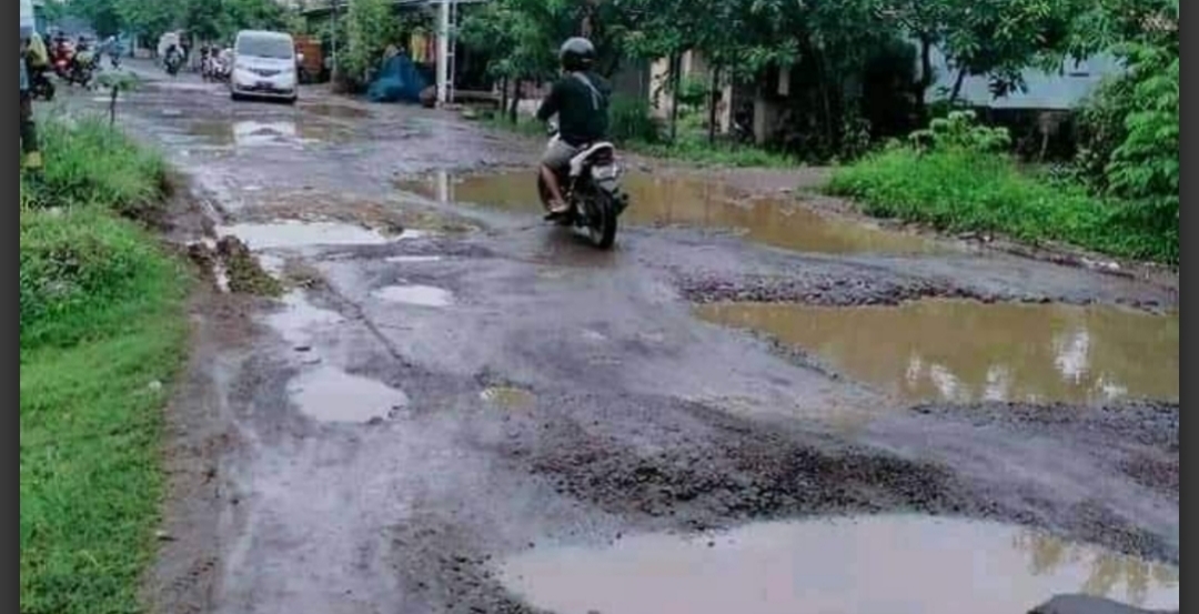 Plt Kepala Dinas PUPR Indramayu Maulana Malik, S.E., M. Si Menjelang Idul Fitri Jalan Berlubang Akan Kita Perbaiki