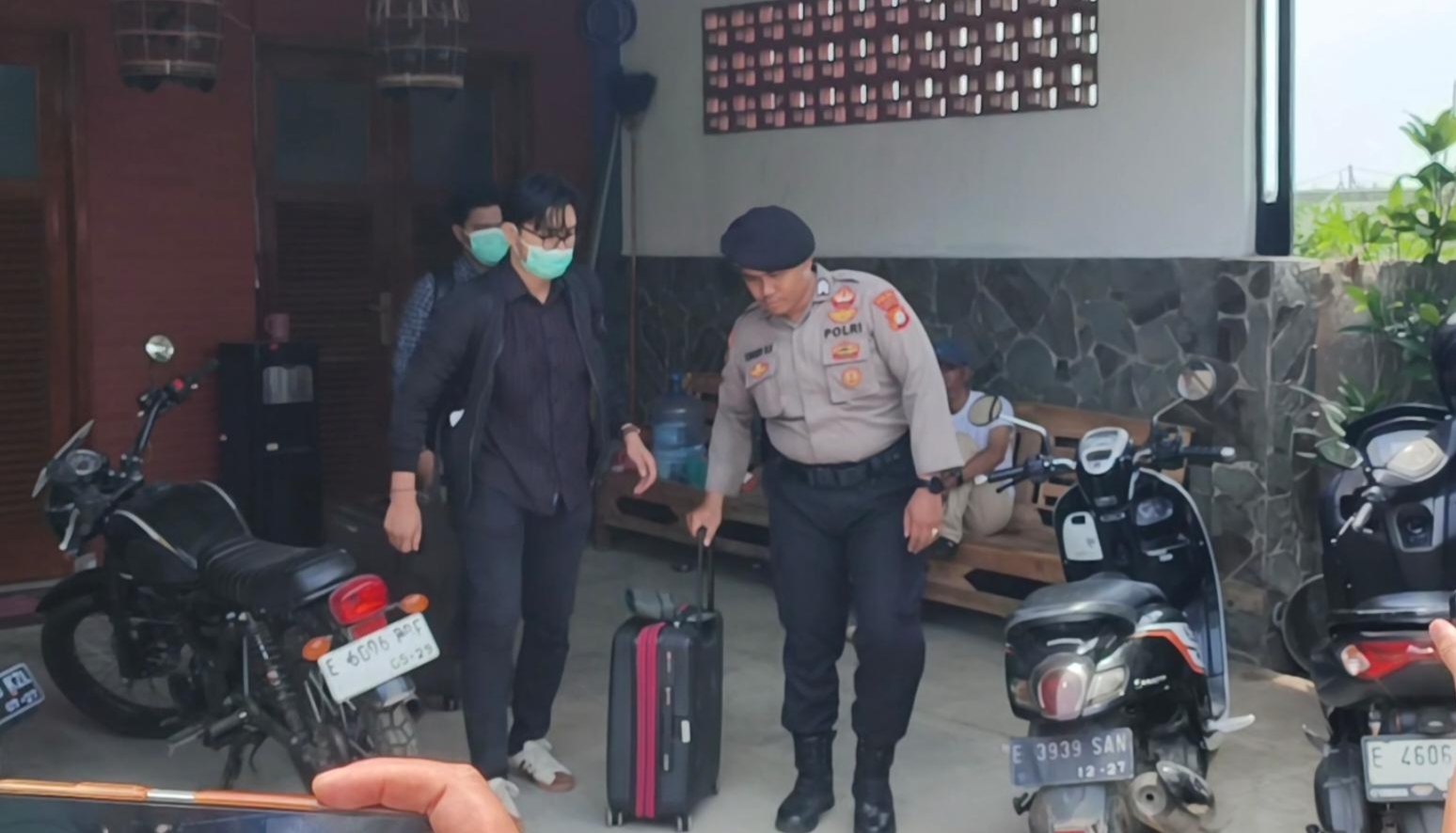 KPK Kembali Geledah Rumah Ketua DPD PDI Perjuangan Jawa Barat Ono Surono di Indramayu