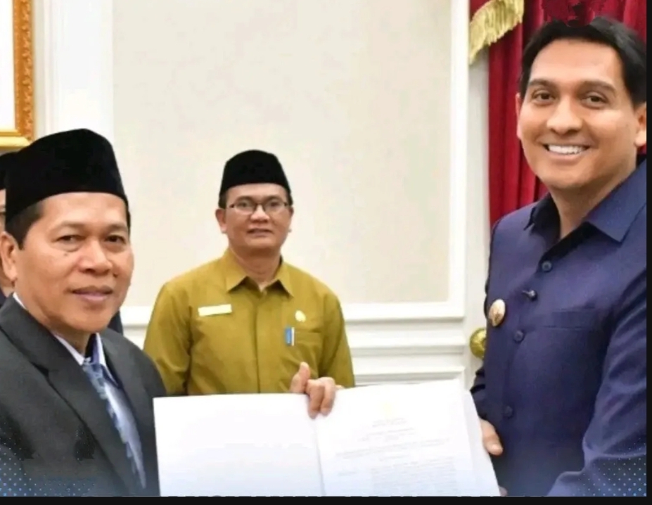 Lucky Hakim Lantik Ahmad Sadzali Jadi Pj Sekda Indramayu 
