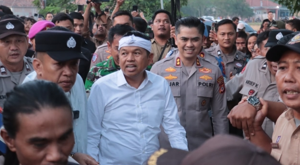 Kang Dedi Mulyadi Kunjungi Keluarga Korban Laka Lantas Jalur Pantura Kiajaran Kulon Indramayu