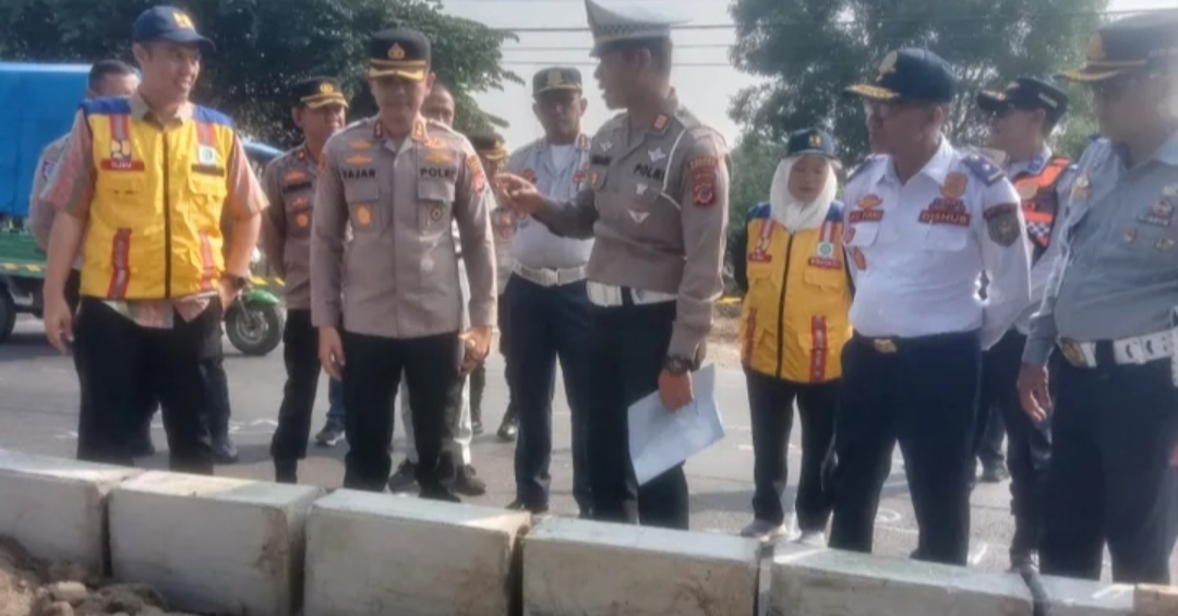 RATUSAN U-TURN ILLEGAL DI JALUR PANTURA INDRAMAYU DI TUTUP