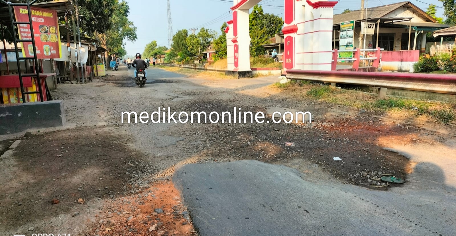 Ruas Jalan Larangan Tugu di Desa Nunuk Hingga Tugu Kecamatan Lelea Rusak Parah, Masyarakat Pertanyakan Anggaran Pemeliharaan dan Perbaikan Jalan 