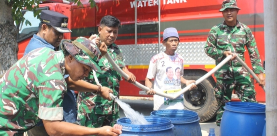 GERCEP..! KODIM-BPBD-PMI DAN PEMKAB INDRAMAYU KOLABORASI SALURKAN BANTUAN AIR BERSIH